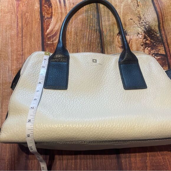 Kate Spade Southport Avenue Lydia bag Cream/black Pebbled Preowned - Picture 9 of 16